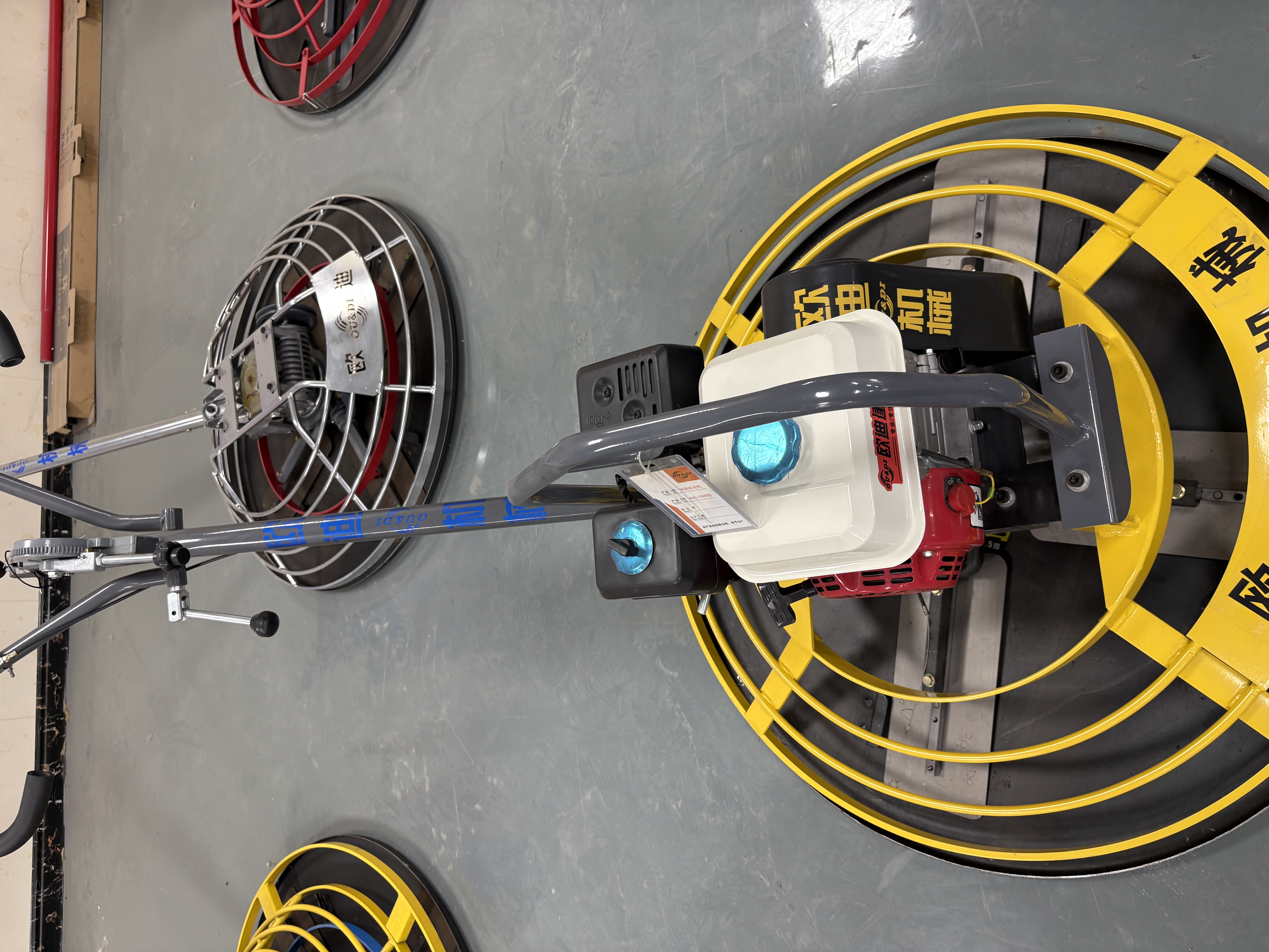 Factory Direct Gasoline Engine-Powered Pavement Bull Float Concrete Finishing Tool High Efficiency Leveler Power Spatula